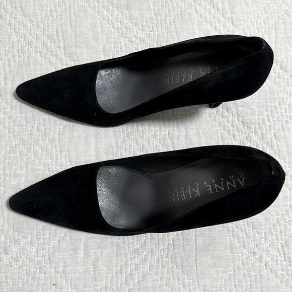 Anne Klein collection made in Italy suede leather classic pump 7.5 - Picture 1 of 6